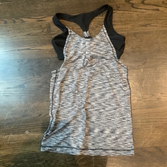 Work out top with built in bra - Picture 1 of 2